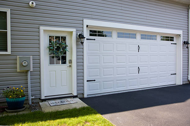 24/7 Emergency Garage Door Panel Replacement experts in Whitewater, CA
